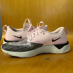 Nike Odyssey Flyknit React
